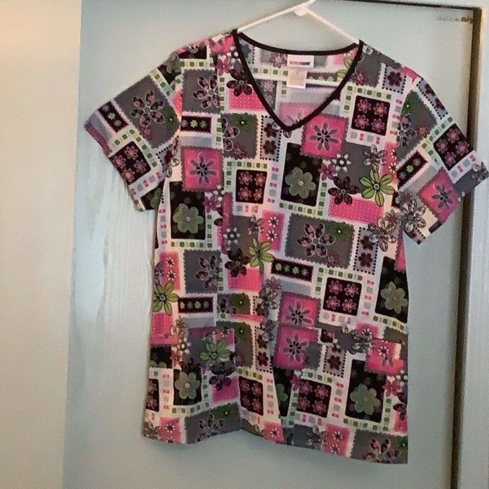 Scrubstar women’s scrub top